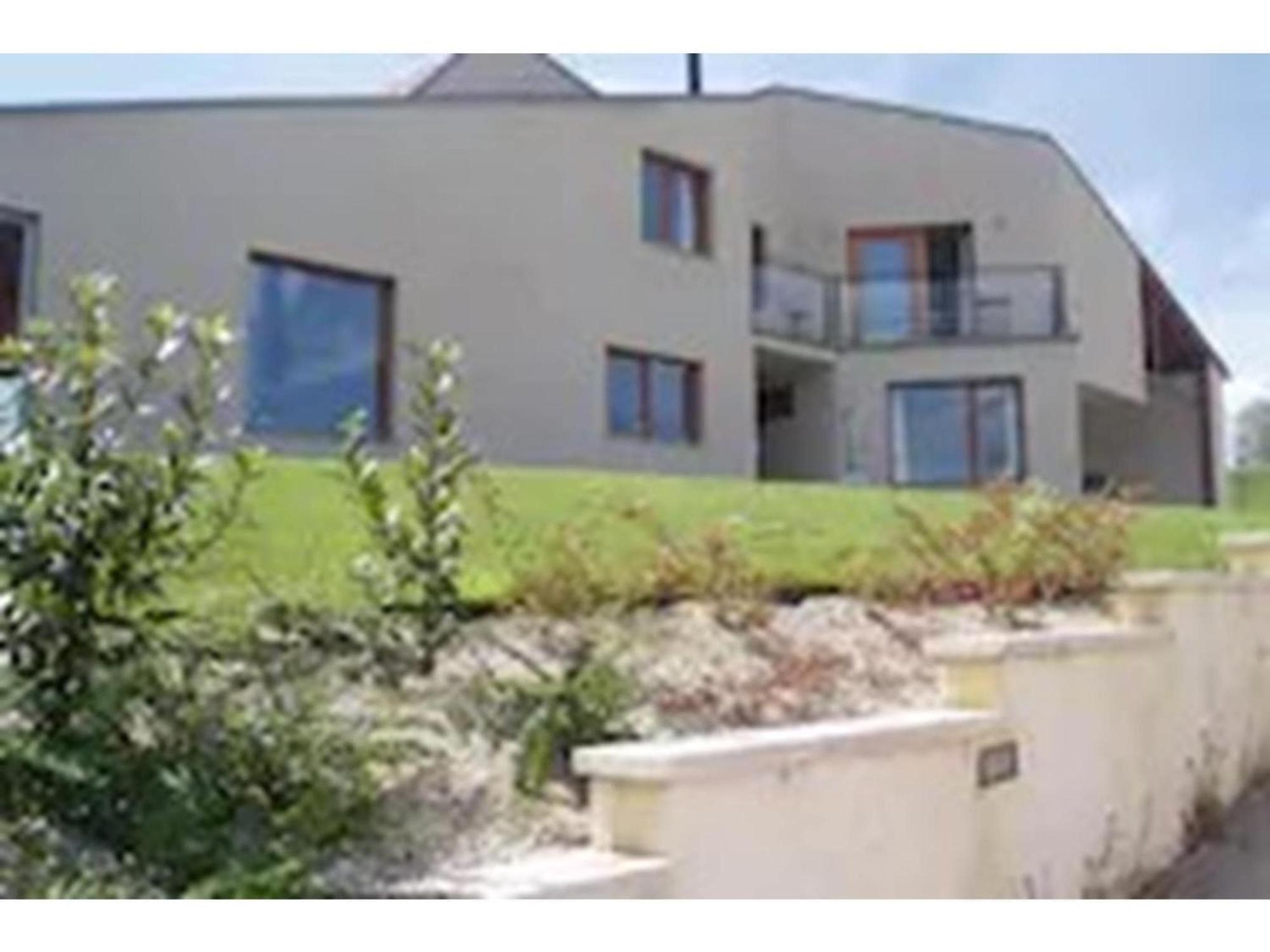Welcoming Holiday Home in Villaverde de Pontones with Garden Buitenkant foto