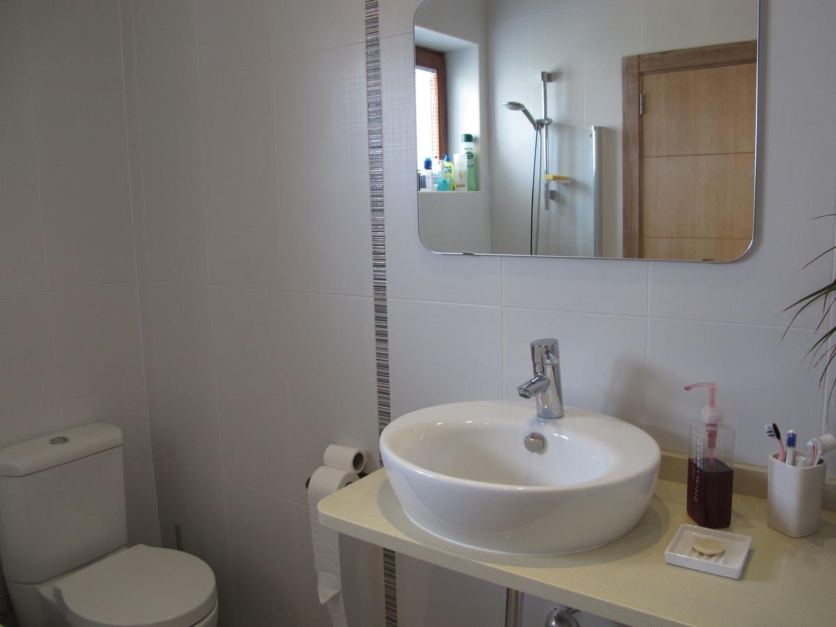 Welcoming Holiday Home in Villaverde de Pontones with Garden Buitenkant foto